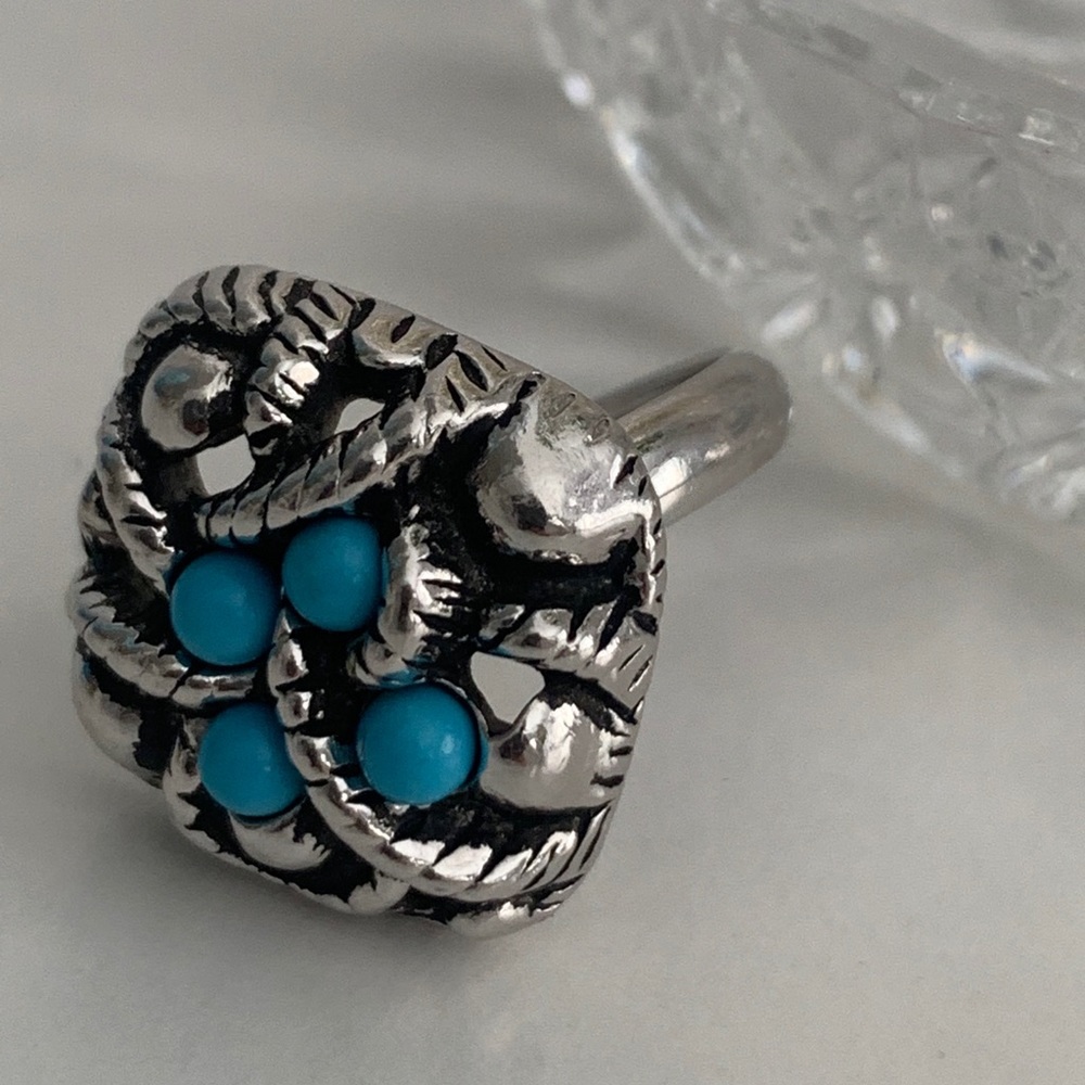 💜 3/$50 vintage Avon adjustable turquoise ring